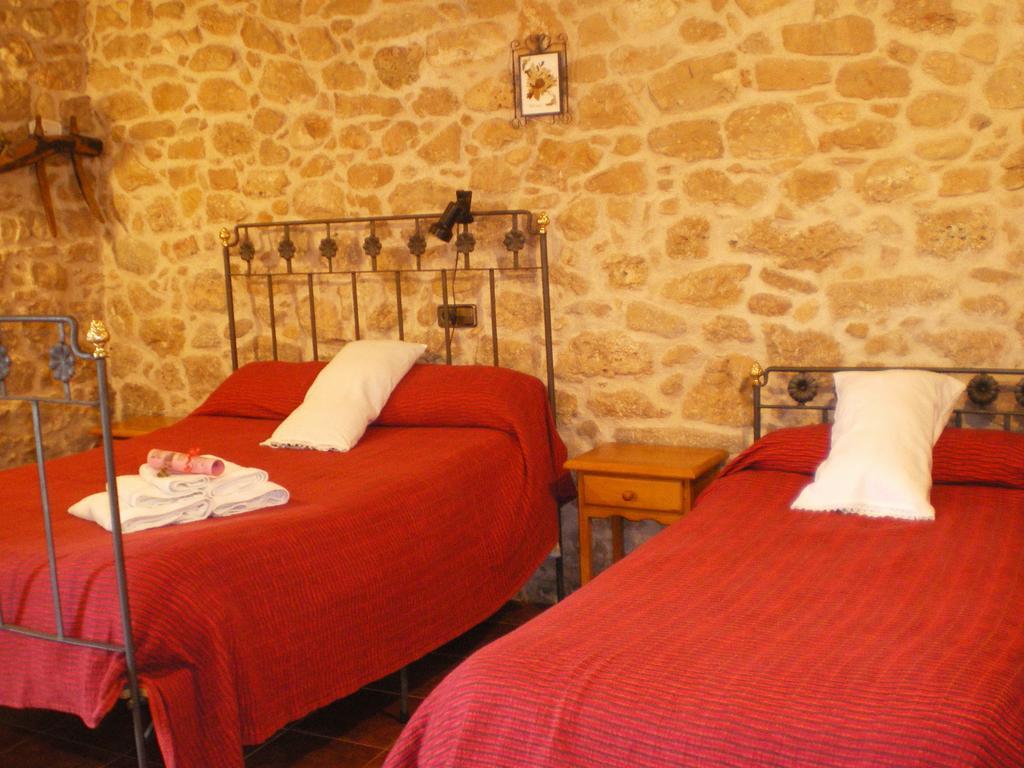 Masia Del Aragones Penarroya De Tastavins Room photo