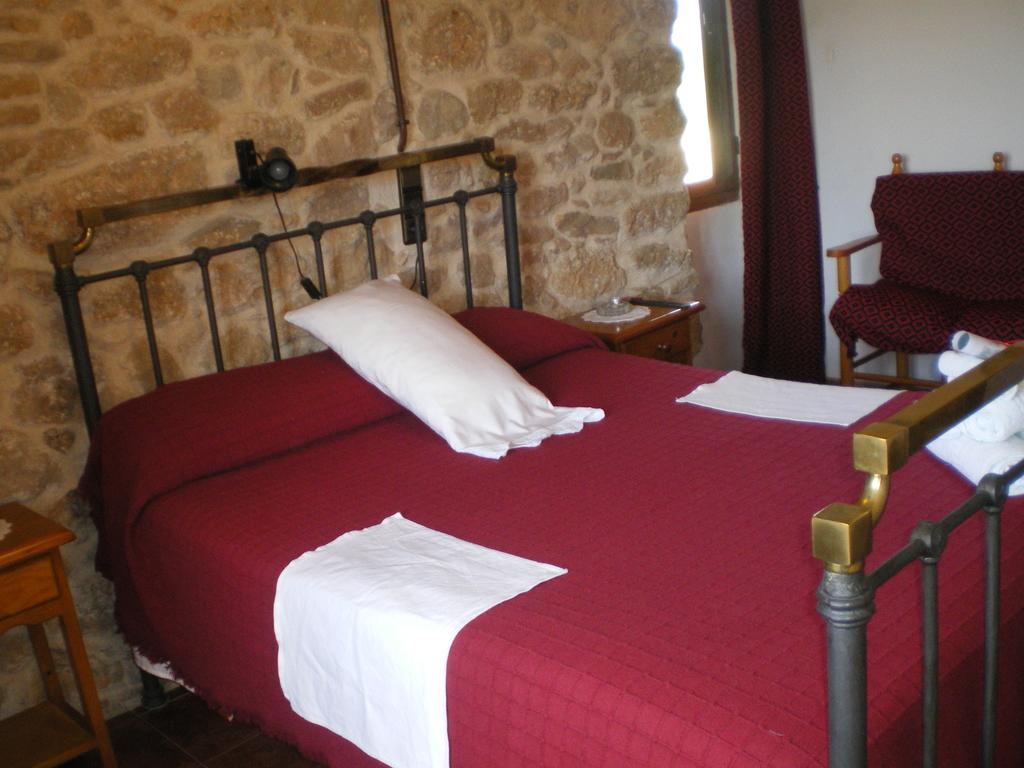 Masia Del Aragones Penarroya De Tastavins Room photo